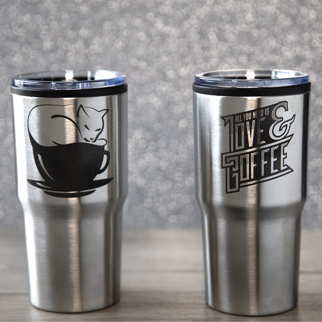 Personnalisation de mugs en inox avec impression UV
