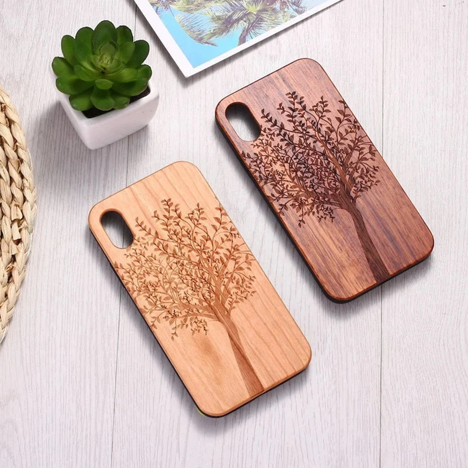 Gravure au laser CO2 sur coques de téléphone en bois noble.