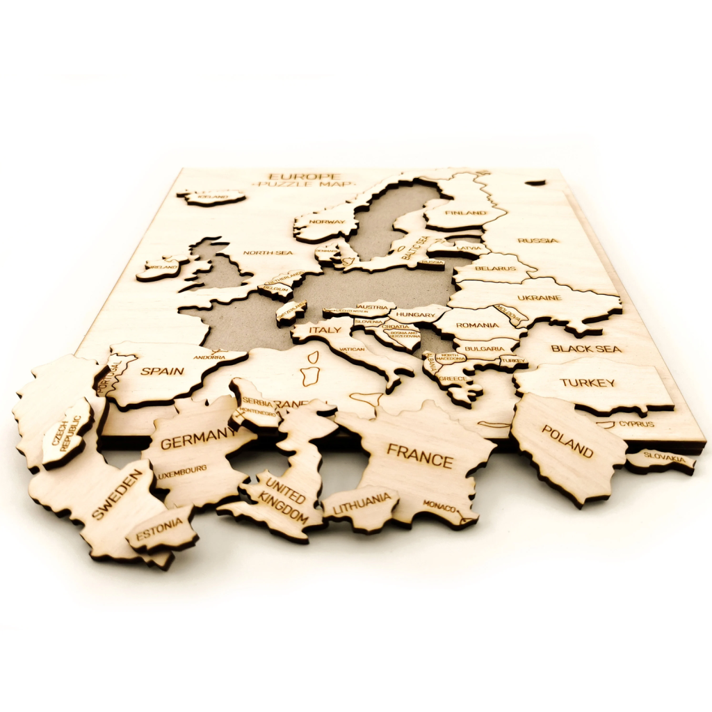Découpe laser de puzzle en bois personnalisable avec formes précises et contours nets.