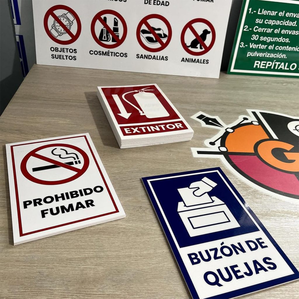 Impression UV de pictogrammes d'interdiction sur plaques