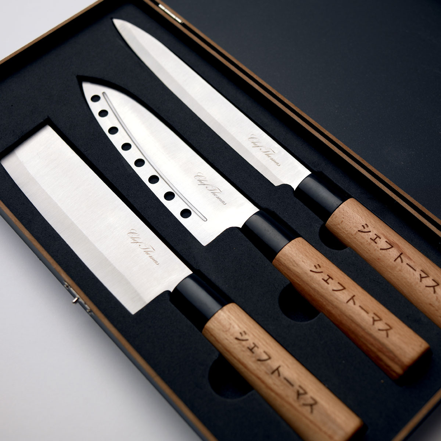 Couteaux de luxe avec manches en bois raffinés, personnalisés au laser, élégants et haut de gamme.