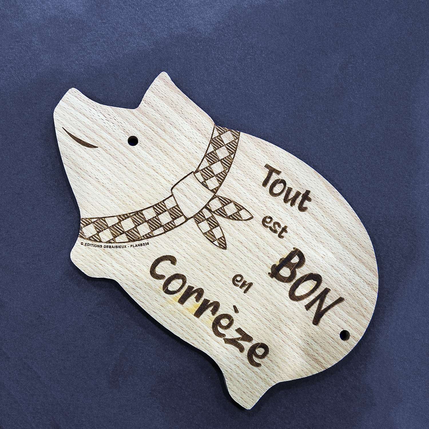 Planche à découper originale en bois en forme de cochon, avec gravure laser inspirée d'une région.