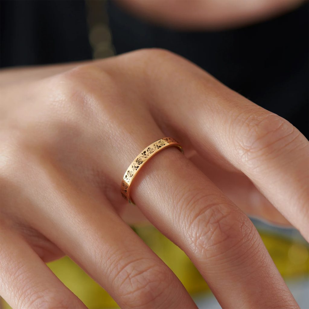 Personnalisation d'une bague par gravure laser fibre