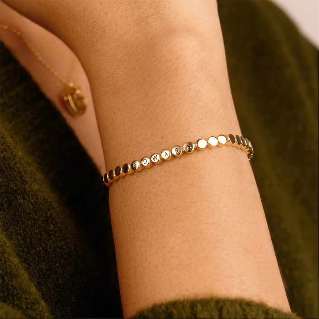 Gravure décorative sur bracelet par laser fibre