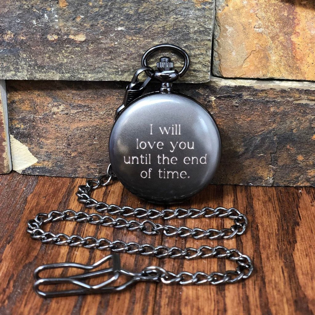 Personnalisation par gravure au laser fibre d'une montre à gousset