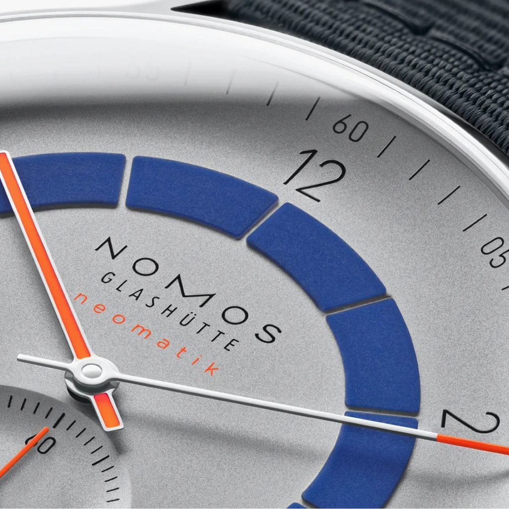 Montre avec impression UV sur le fond de cadran