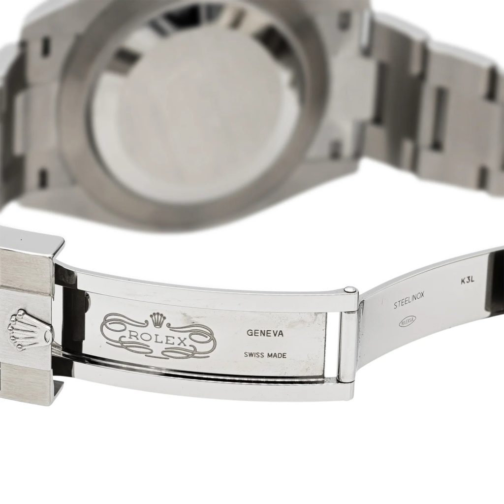 Fermoir de montre avec marquage personnalisé au laser fibre