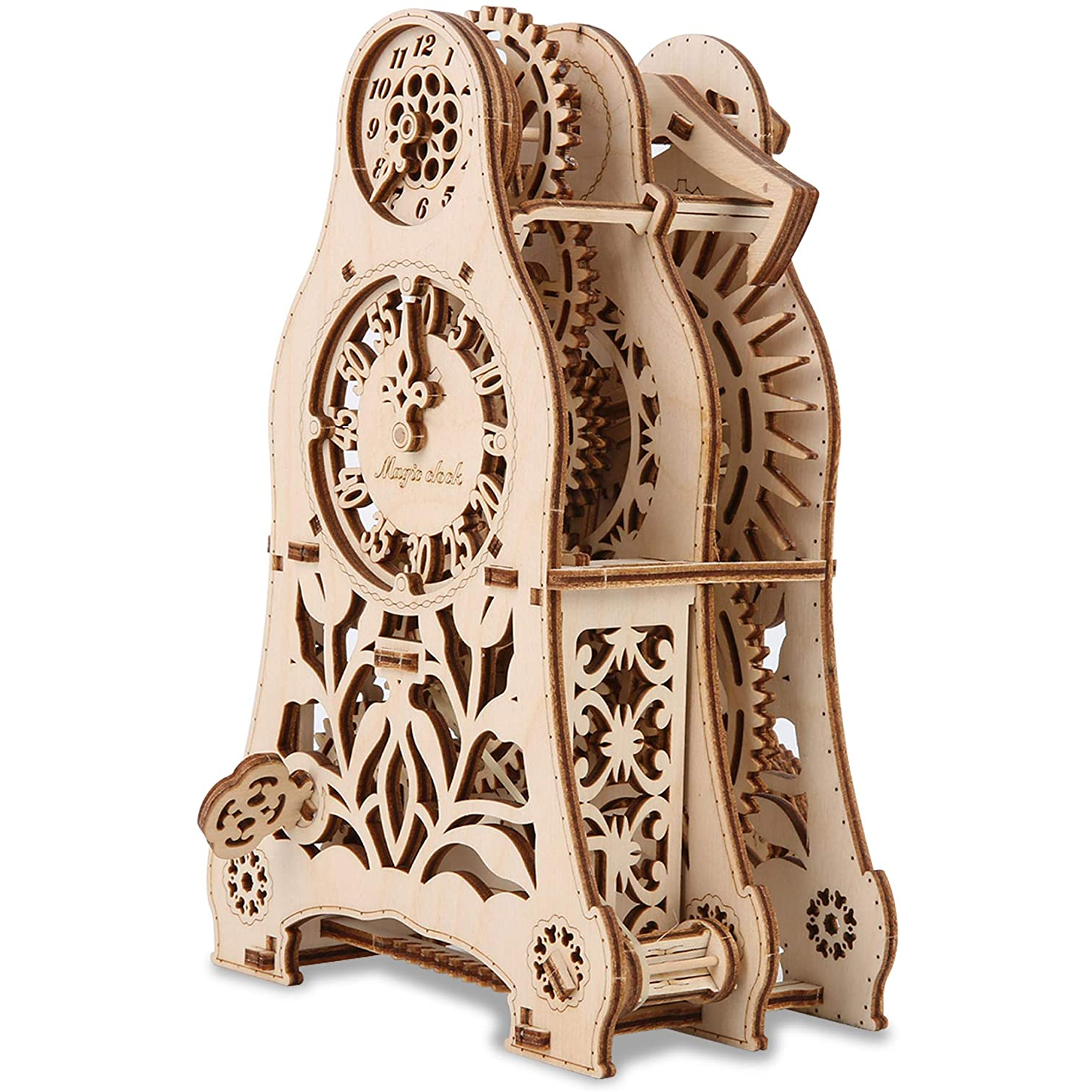 Maquette en bois d’horloge découpée et personnalisée au laser avec détails précis et finition soignée.