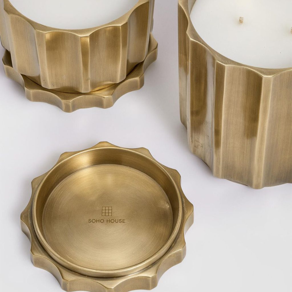 Gravure au laser fibré de couvercle de pot à bougie en laiton